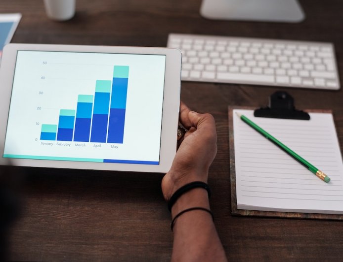 Building a Strong Brand Identity: Key Steps and Strategies