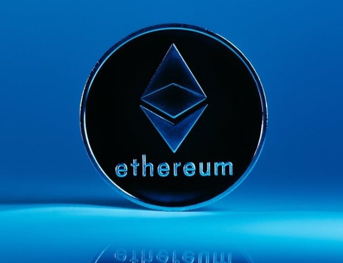 Ethereum (ETH): The Future of Decentralized Finance and Smart Contracts